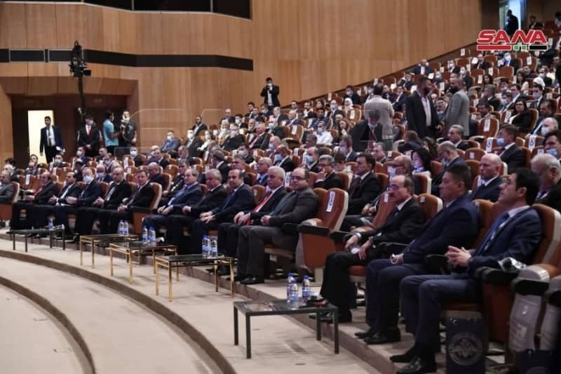 تواصل المسرحية لتعويم الأسد ... روسيا تبدأ فعاليات مؤتمر حول عودة اللاجئين في دمشق